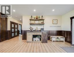 Living room - 1764 Third Concession Line, Wheatley, ON N0P2P0 Photo 9