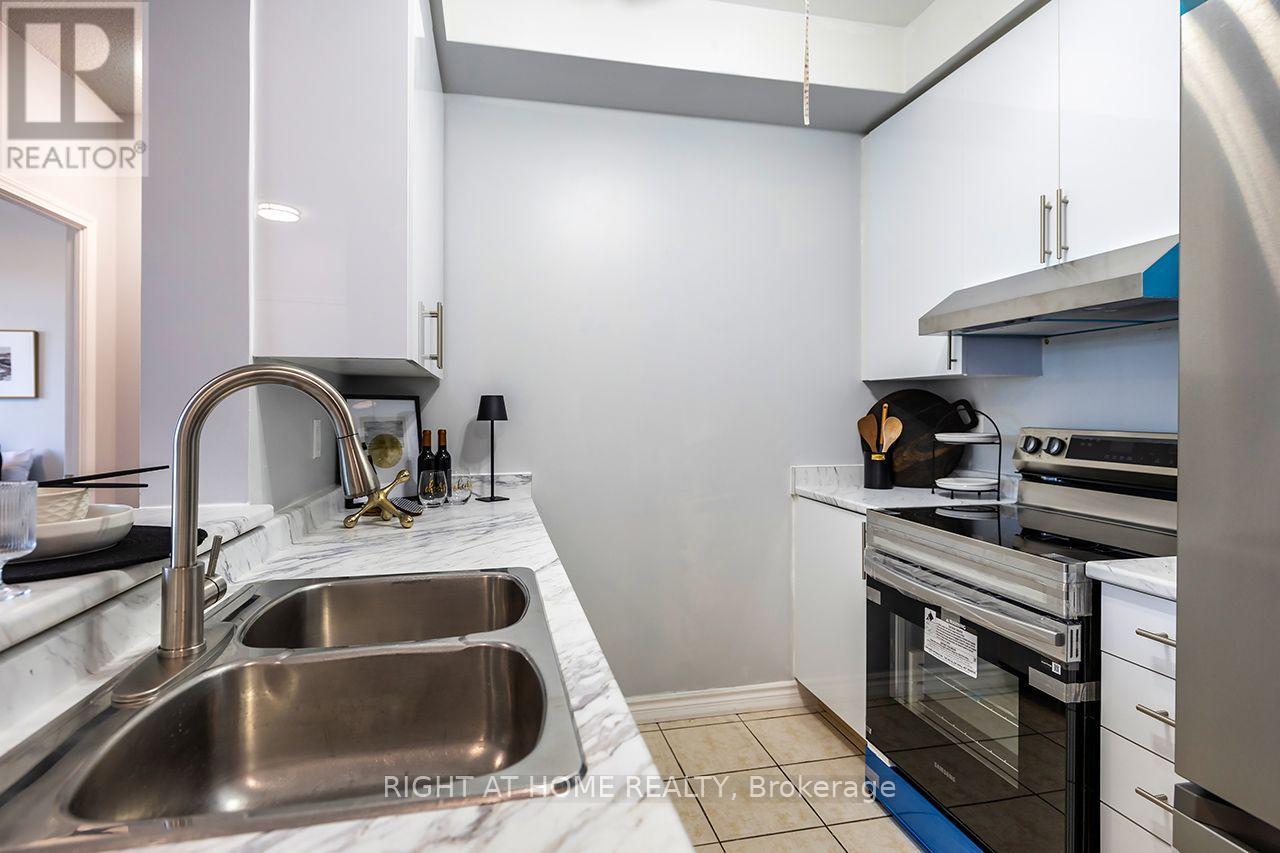 #PH11 3650 KINGSTON ROAD - 10