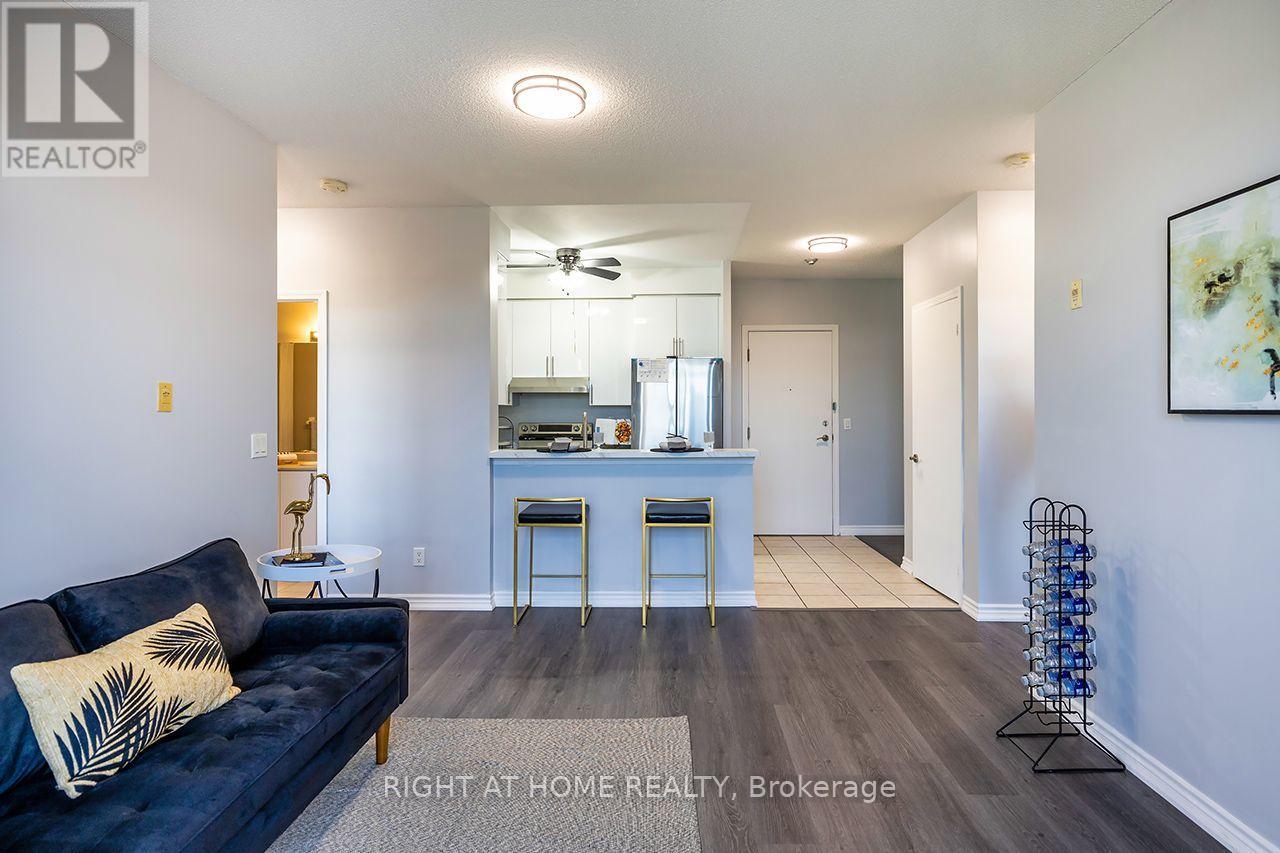 #PH11 3650 KINGSTON ROAD - 7