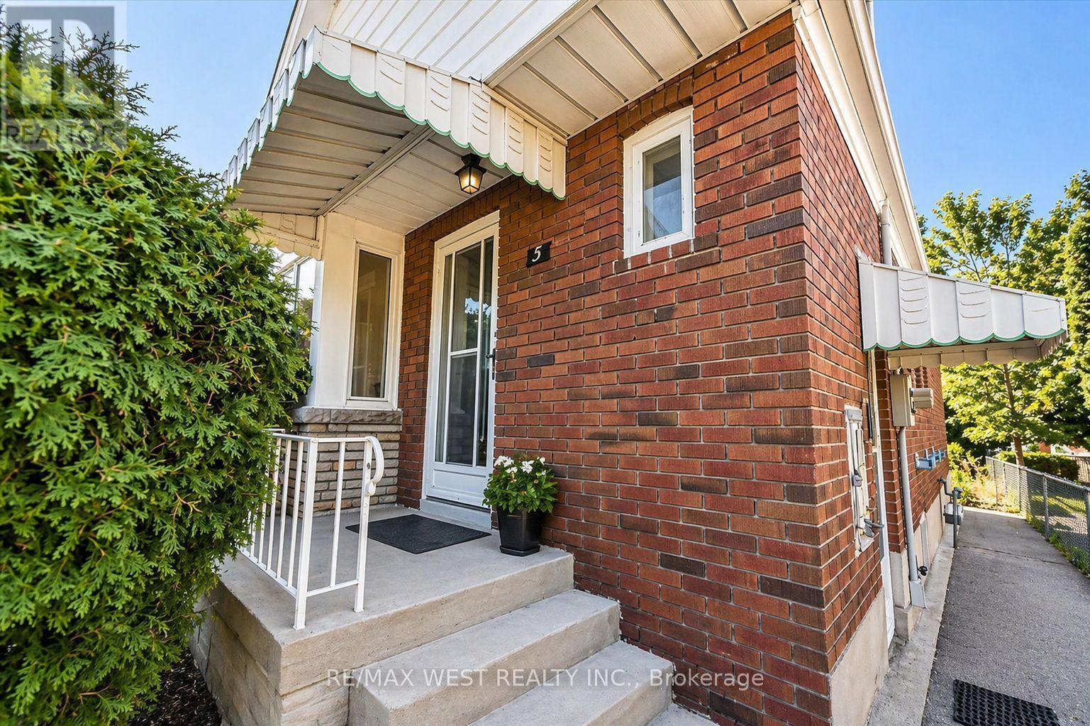 5 DIEPPE ROAD S - 5