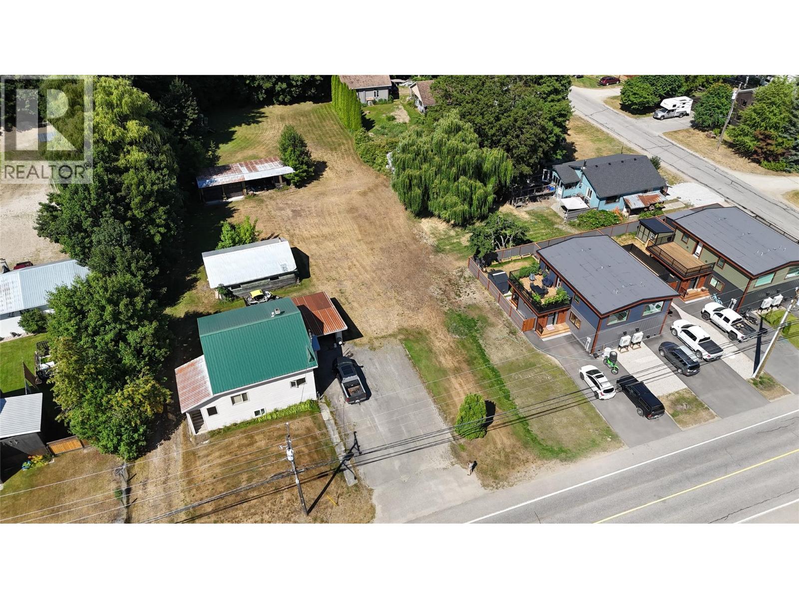 719 Big Eddy Road, Revelstoke — photo 2