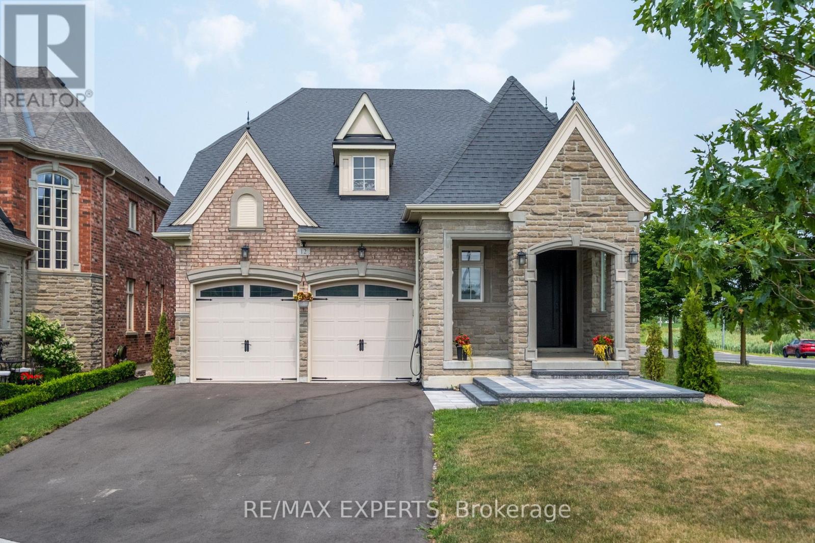 Photo of 12 VALLEY POINT CRESCENT