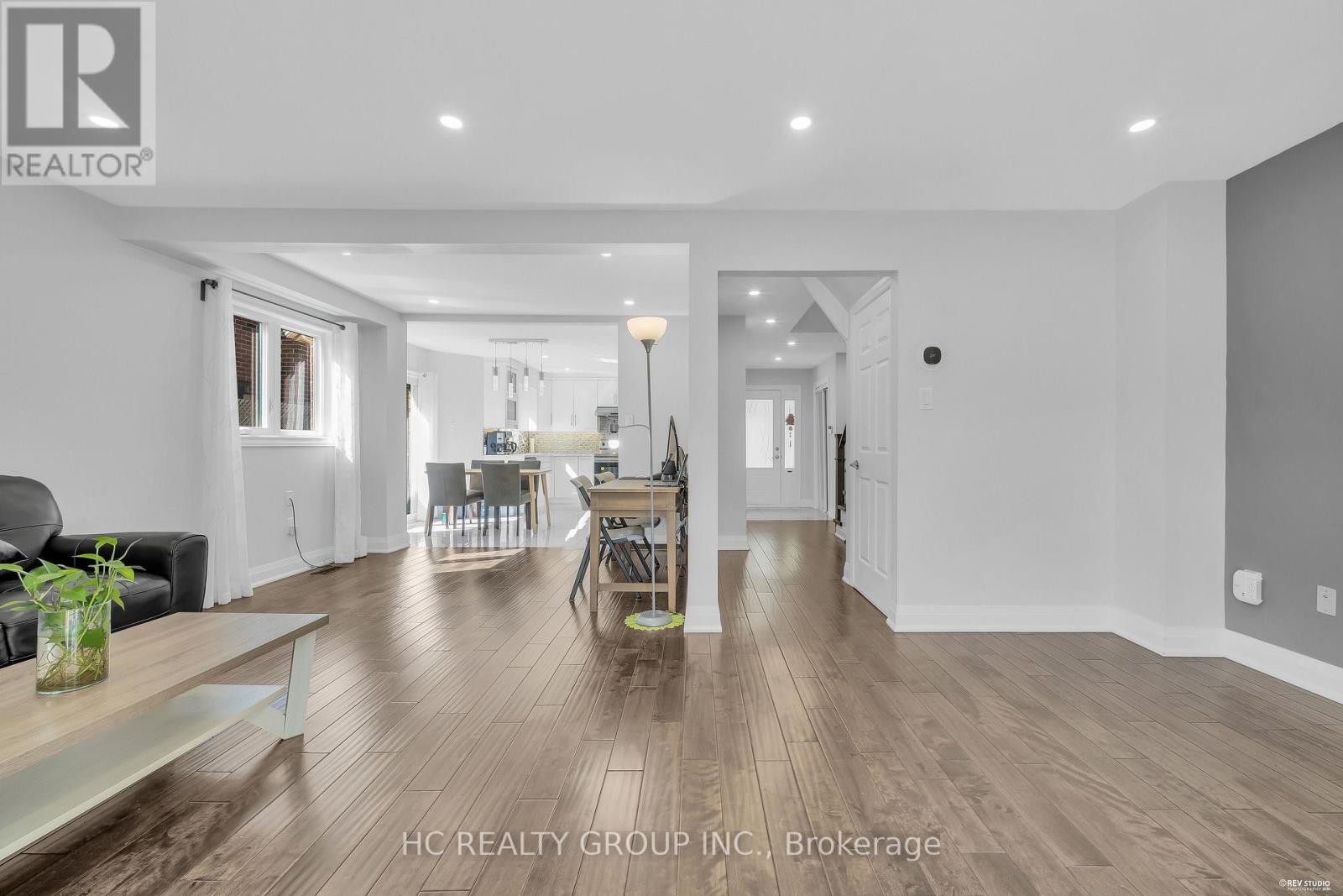 17 PUGSLEY AVENUE - 11