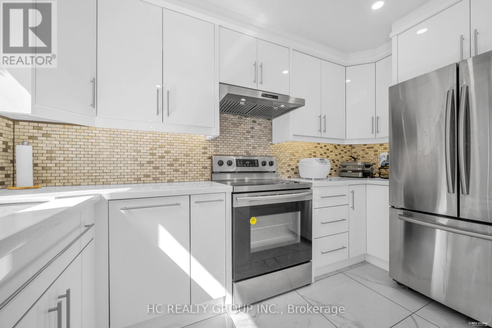 17 PUGSLEY AVENUE - 16