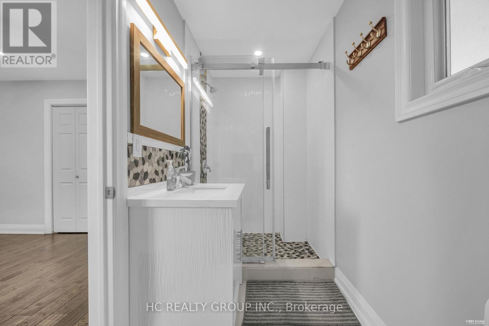 17 PUGSLEY AVENUE - 29