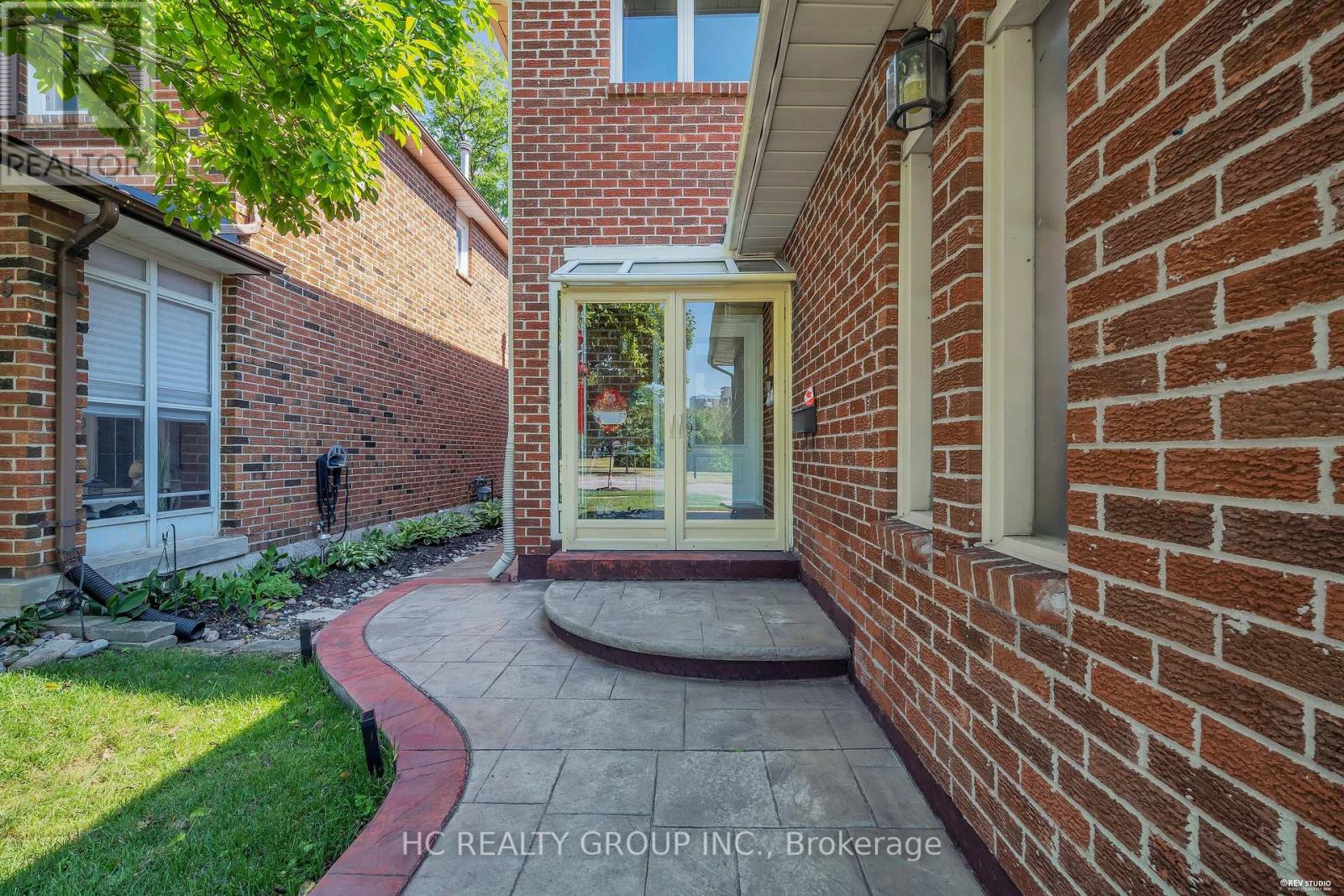 17 PUGSLEY AVENUE - 3