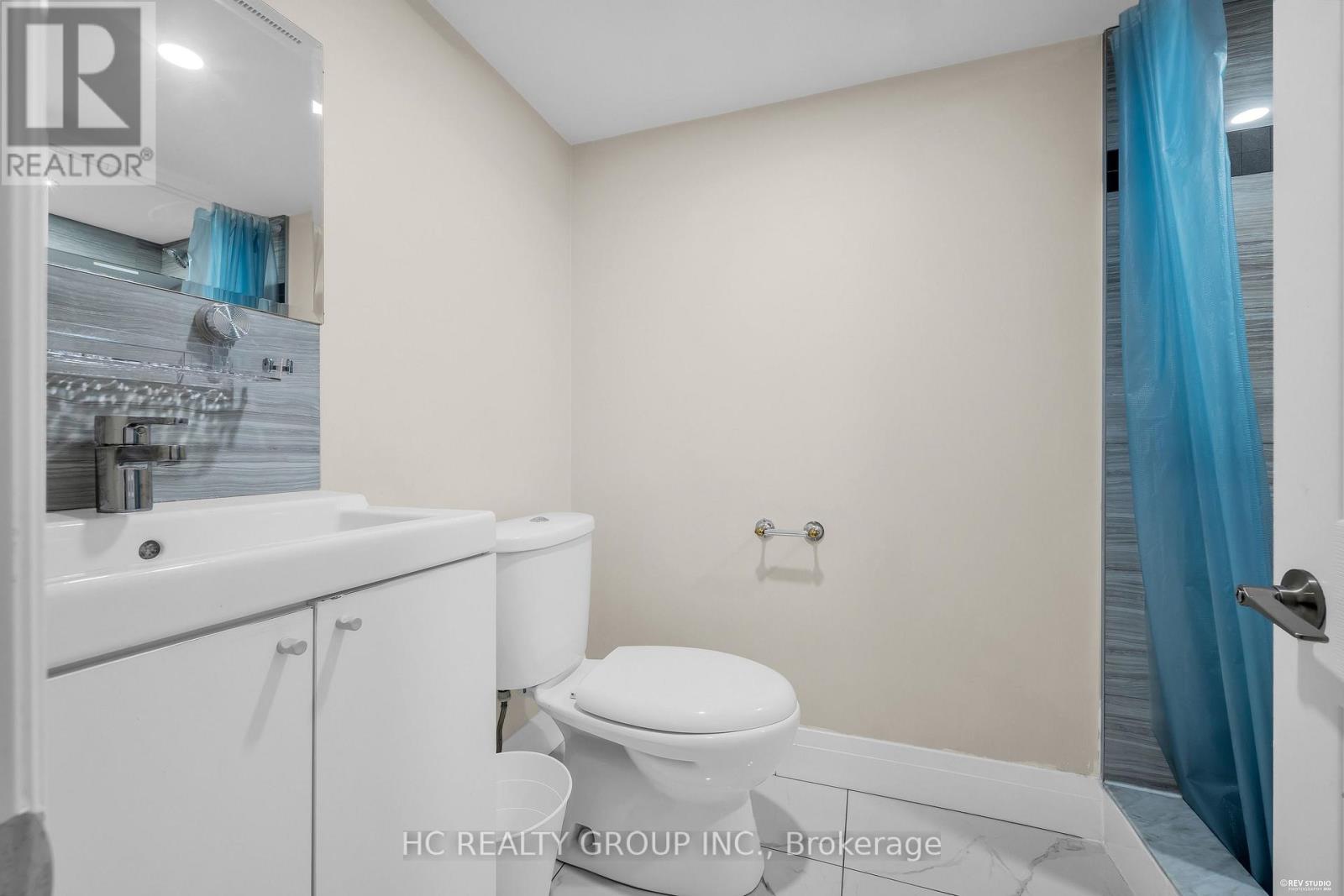 17 PUGSLEY AVENUE - 39