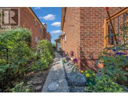 17 Pugsley Avenue, Richmond Hill, ON L4C8B6 Photo 44