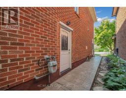 17 Pugsley Avenue, Richmond Hill, ON L4C8B6 Photo 45