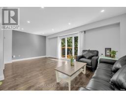 Bedroom 3 - 17 Pugsley Avenue, Richmond Hill, ON L4C8B6 Photo 6