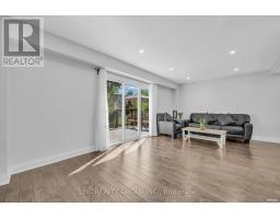 17 Pugsley Avenue, Richmond Hill, ON L4C8B6 Photo 8