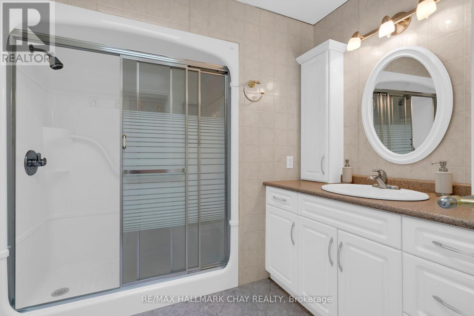 24 WOODLAND CRESCENT - 28