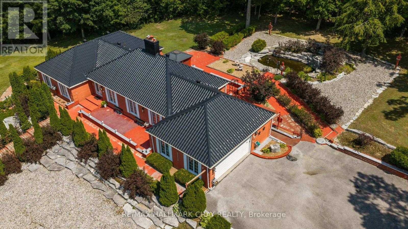 24 WOODLAND CRESCENT - 41