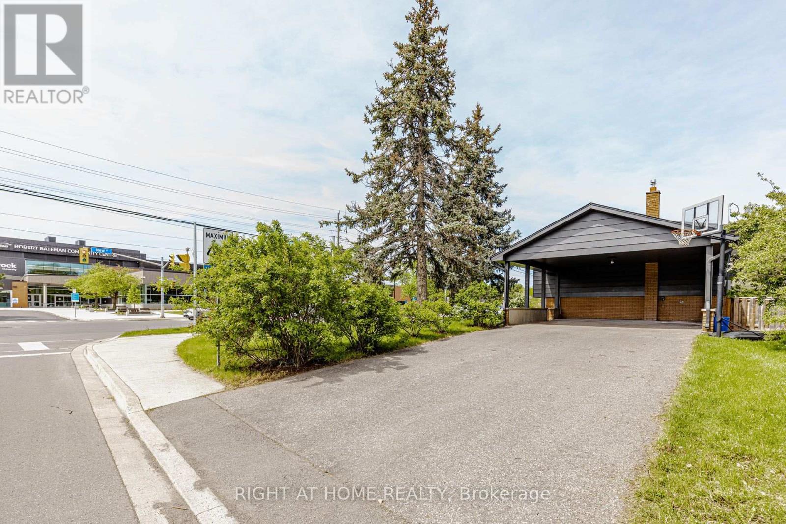 5154 NEW STREET - Image 40