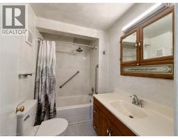 4pc Bathroom - 55 Holmes Avenue, Hamilton, ON L8S2K7 Photo 8