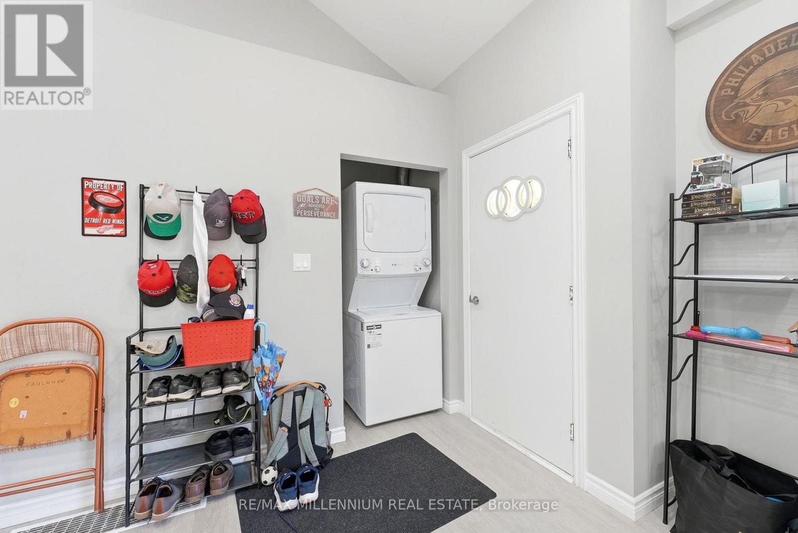 22 MONTGOMERY ROAD - 16