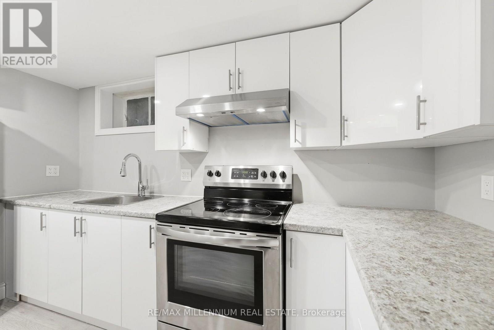22 MONTGOMERY ROAD - 27