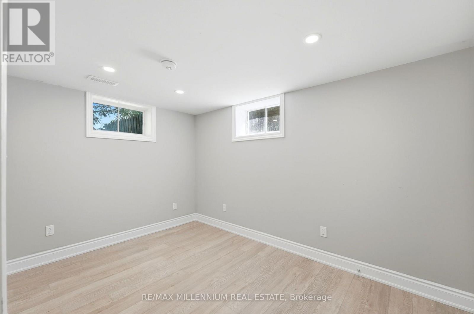 22 MONTGOMERY ROAD - 34