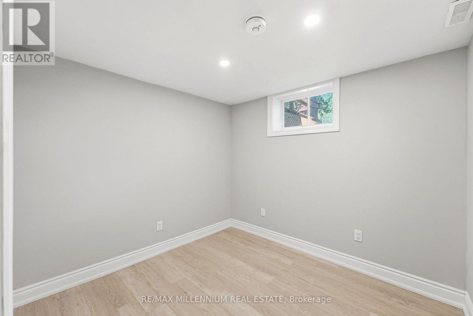 22 MONTGOMERY ROAD - 36