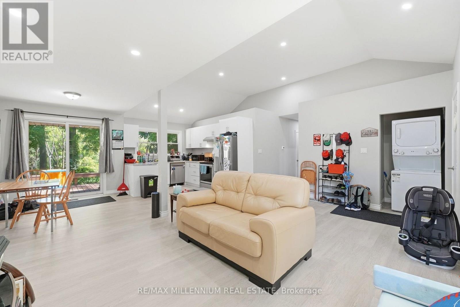 22 MONTGOMERY ROAD - 7
