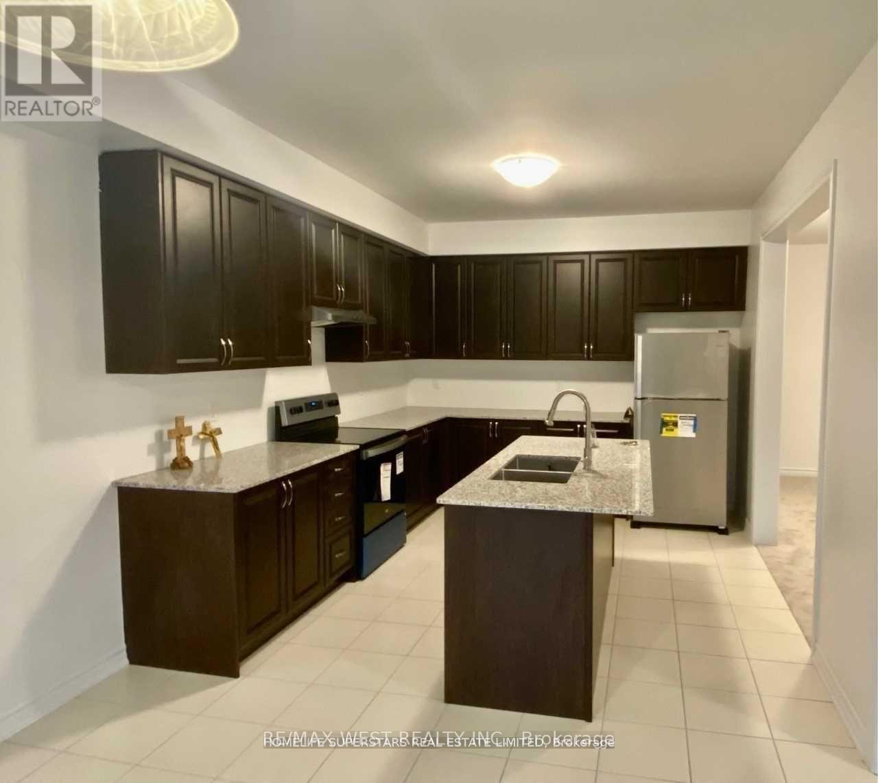 256 RIDLEY CRESCENT, Southgate — photo 2
