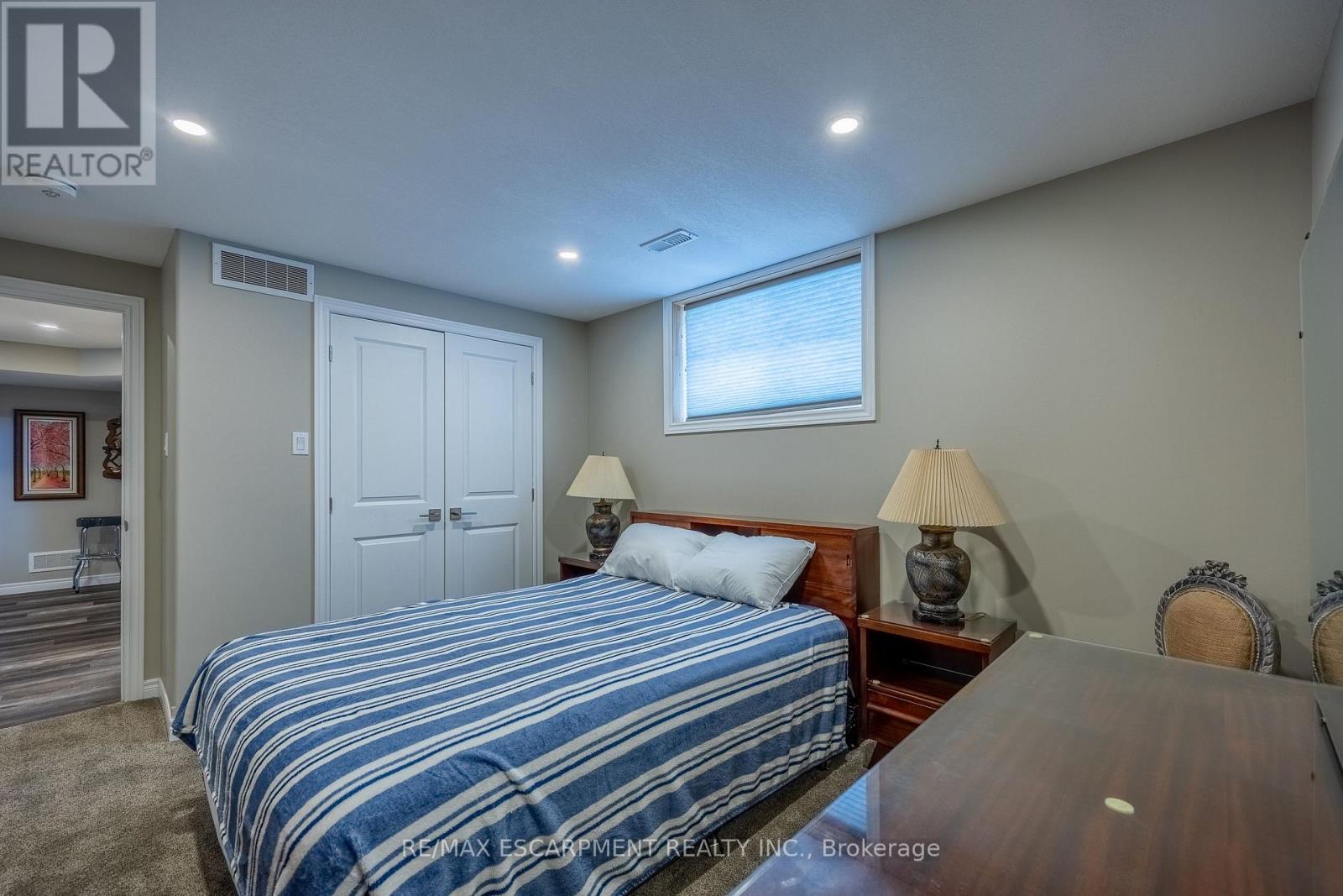 7 STONEBRIDGE PLACE - 30
