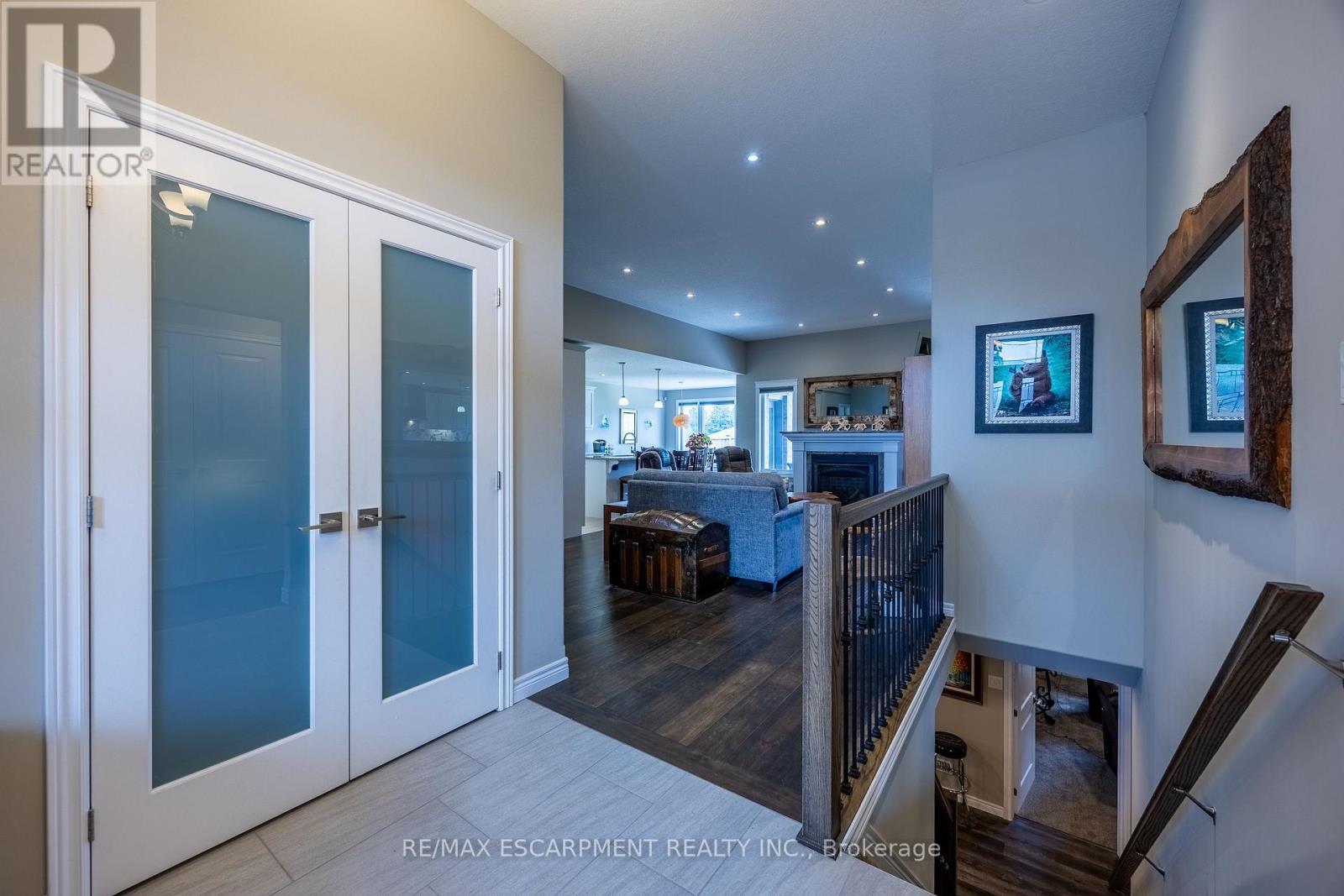 7 STONEBRIDGE PLACE - 4