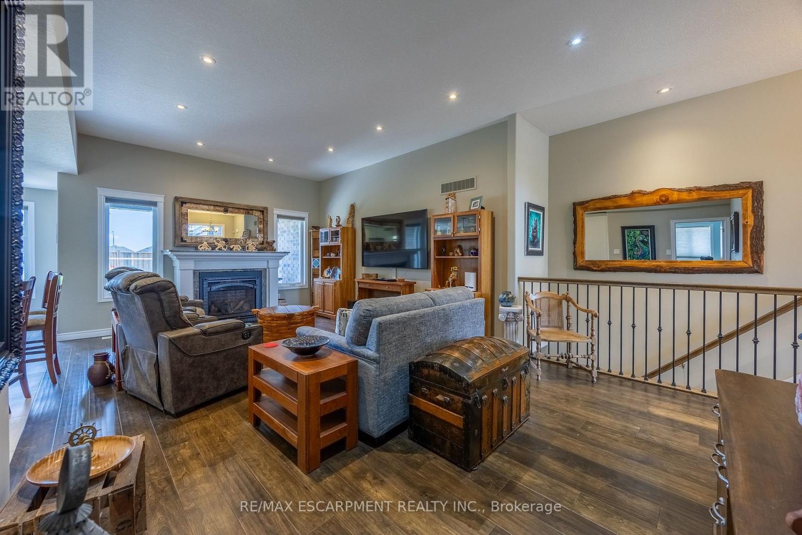7 STONEBRIDGE PLACE - 6