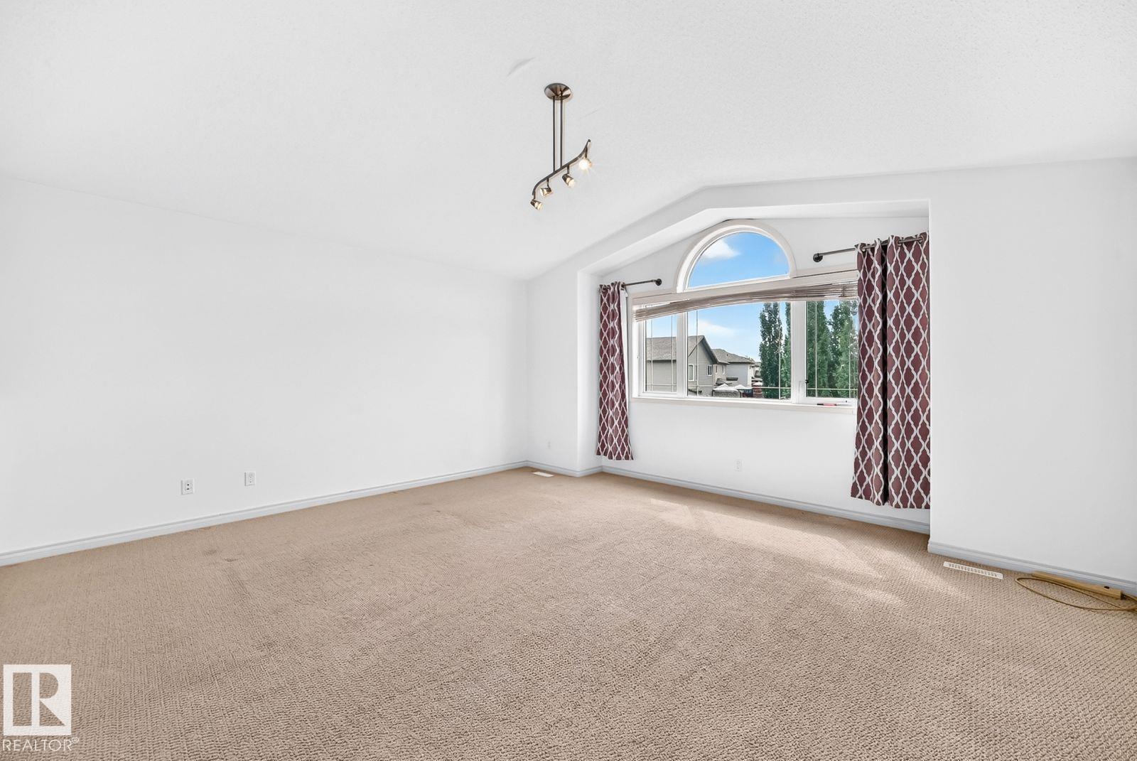217 SILVERSTONE CR - Image 17
