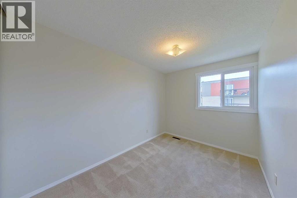 #22 608 Main Street NW - 13