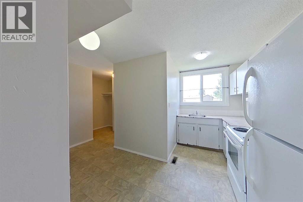 #22 608 Main Street NW - 6