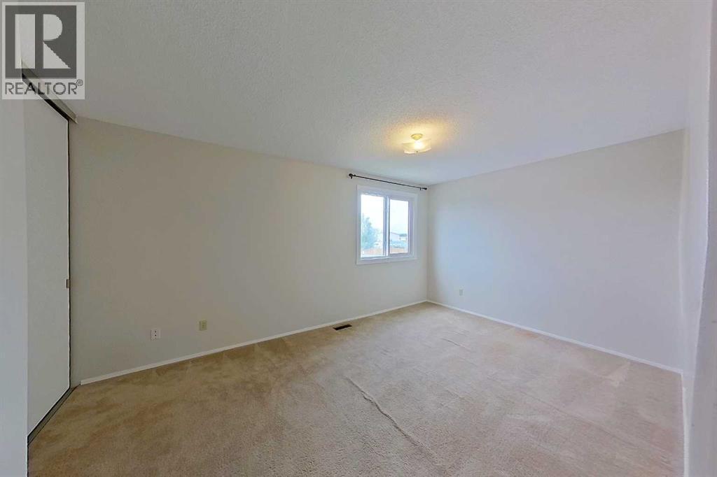 #22 608 Main Street NW - 17