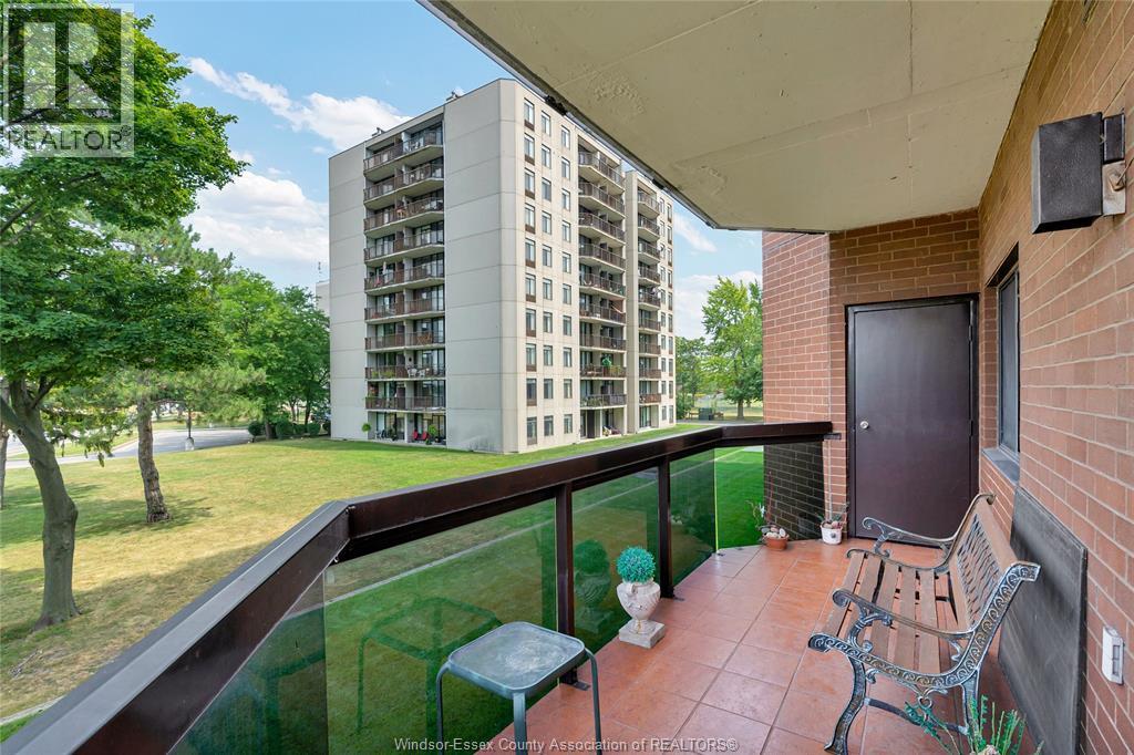 #207 3663 Riverside DRIVE East - 19