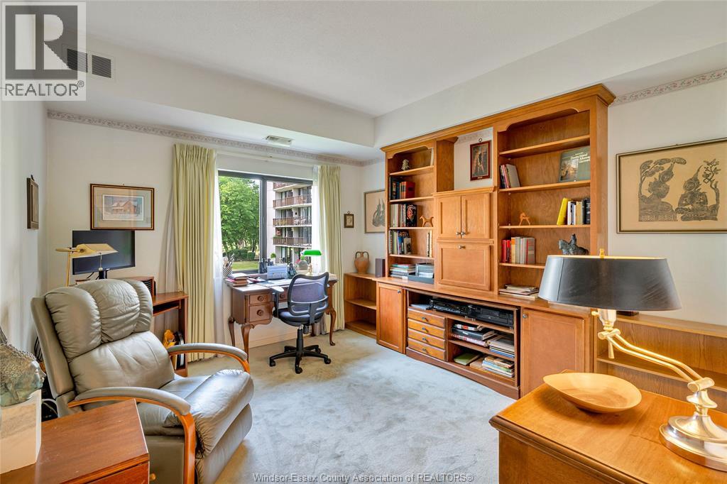 #207 3663 Riverside DRIVE East - 26