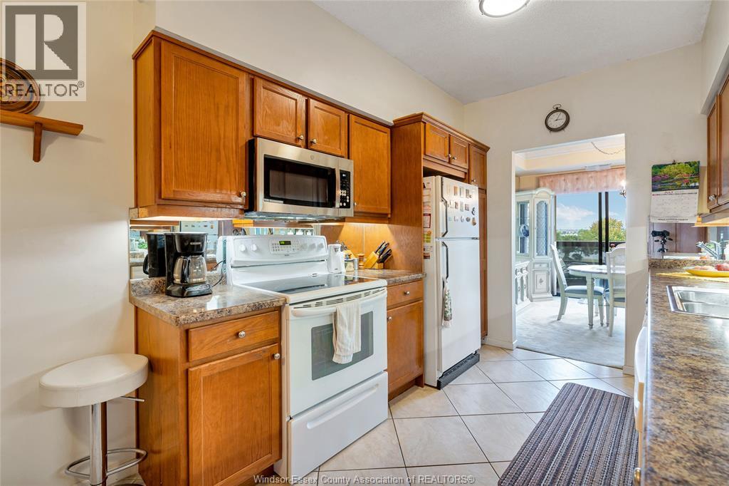 #207 3663 Riverside DRIVE East - 15