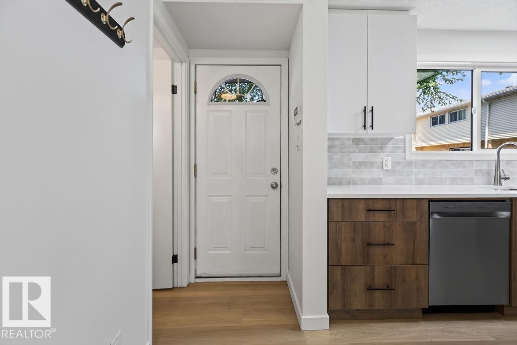 428 HERMITAGE RD NW - Image 11