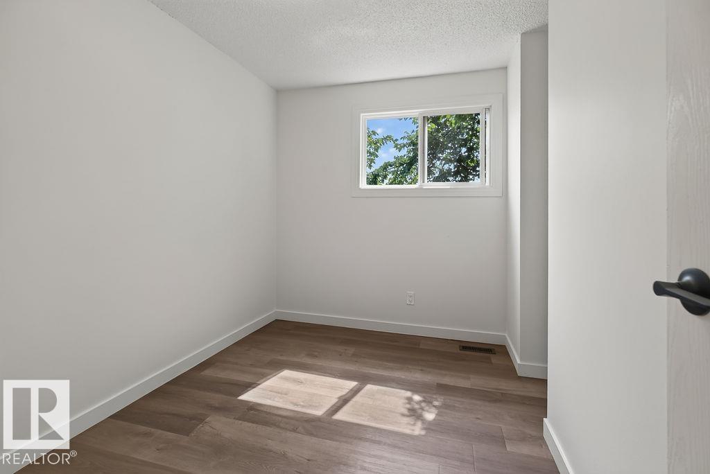 428 HERMITAGE RD NW - 19