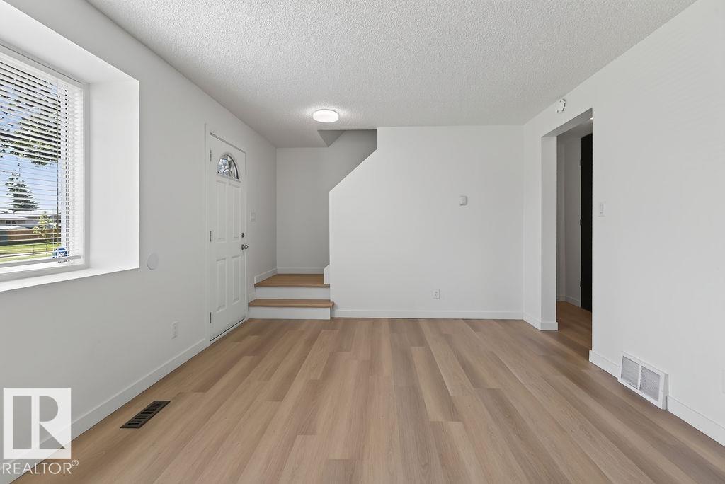 428 HERMITAGE RD NW - 3