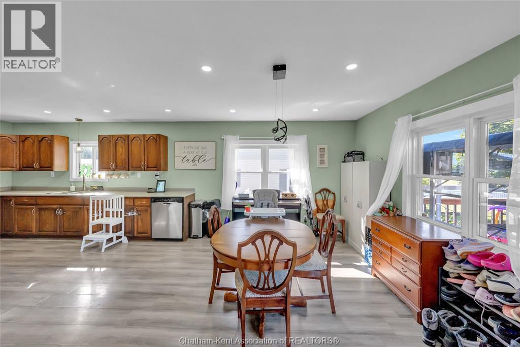 104 Erie STREET South - Image 15