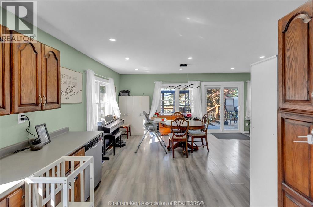 104 Erie STREET South - Image 20
