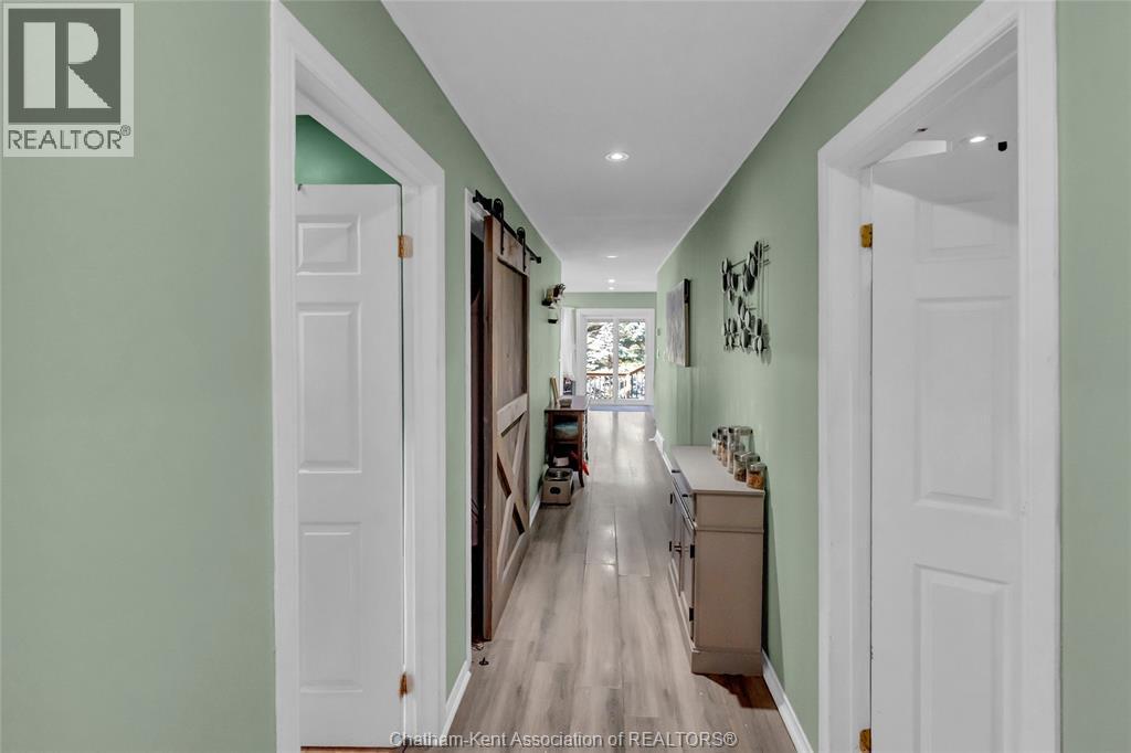 104 Erie STREET South - Image 21