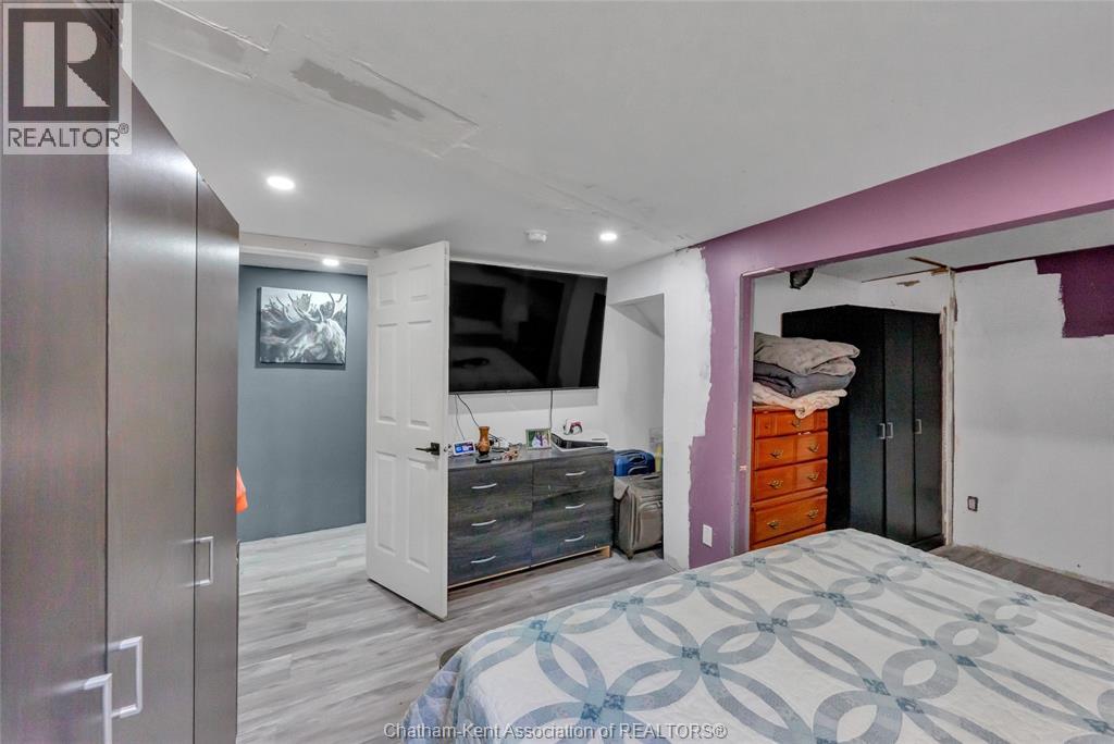 104 Erie STREET South - Image 37