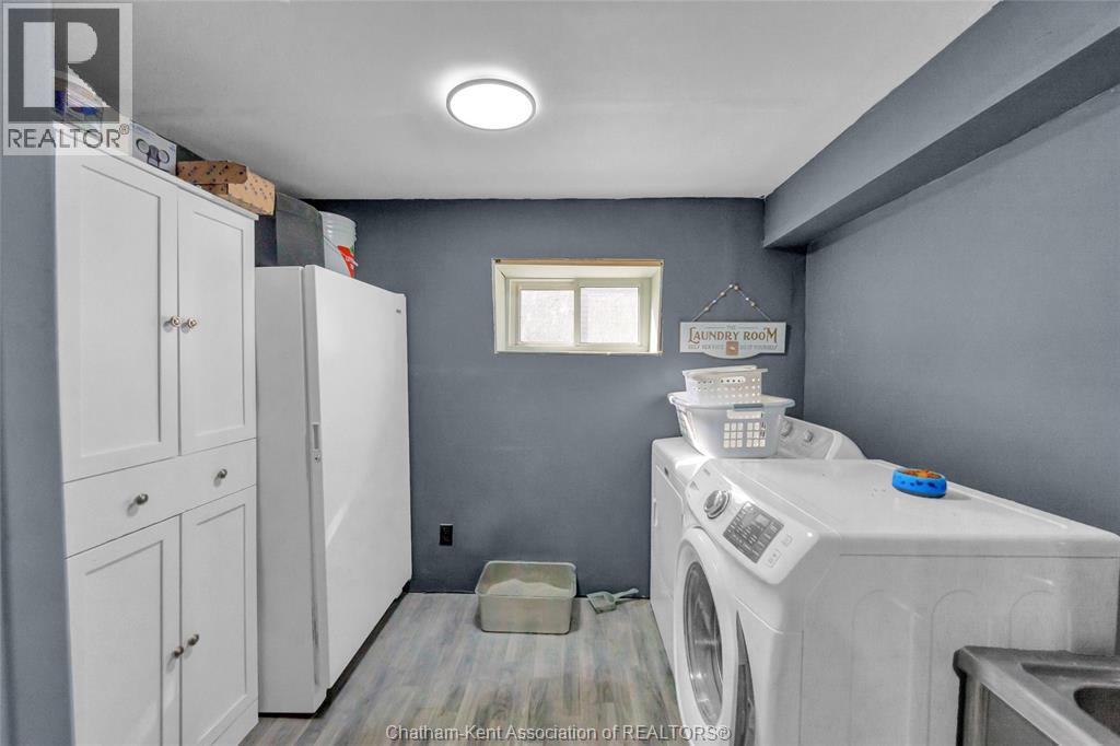 104 Erie STREET South - Image 38