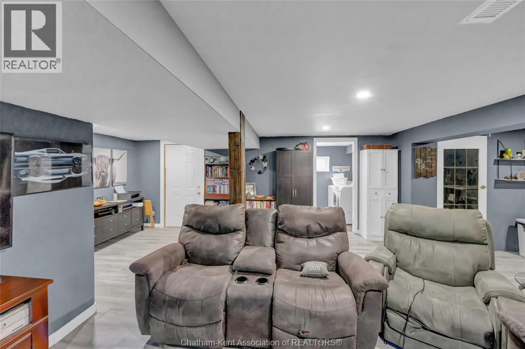 104 Erie STREET South - 40