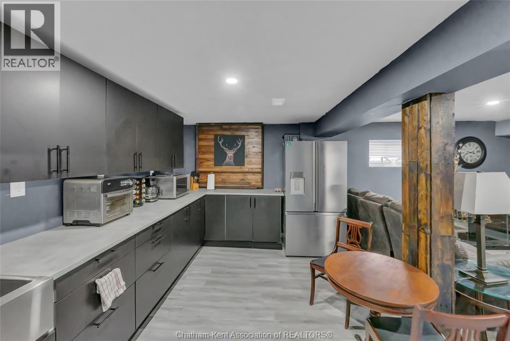 104 Erie STREET South - 43