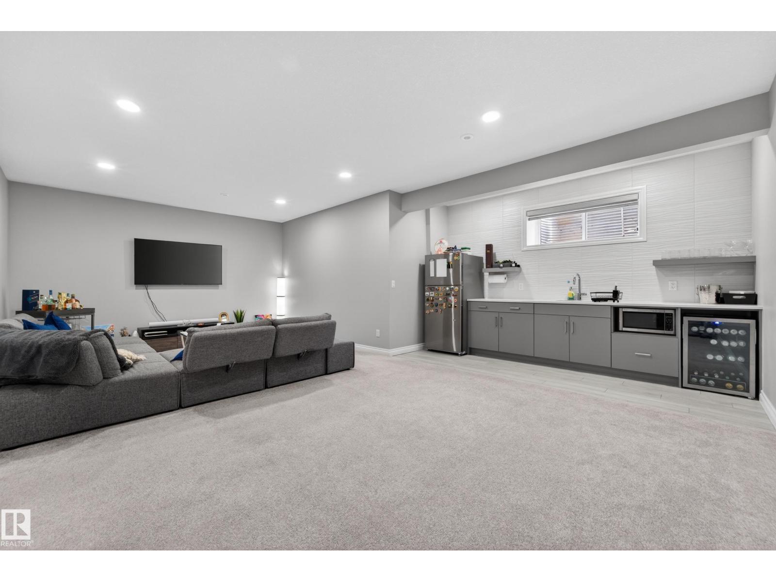 1231 26 ST NW - 52