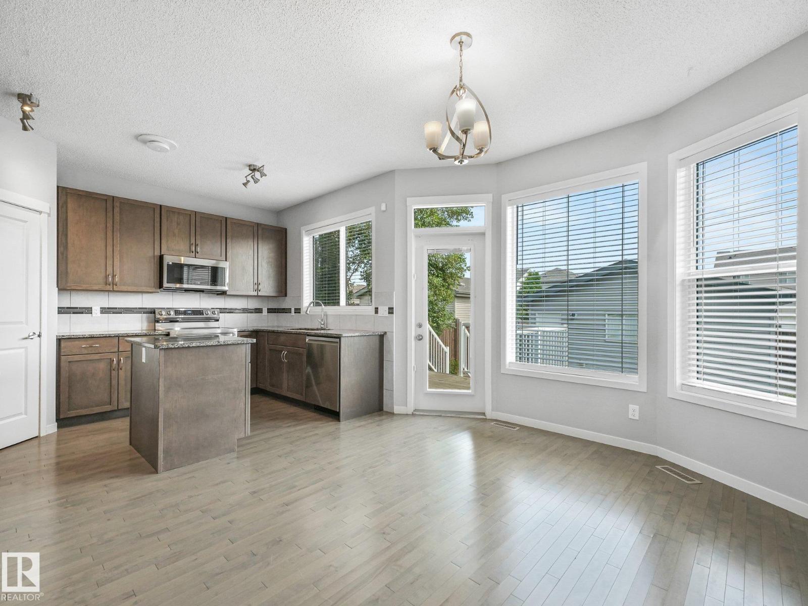 17629 60A ST NW - 17