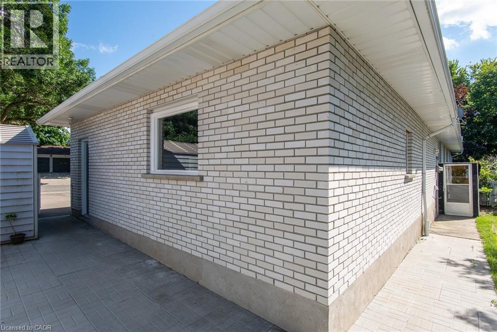 6 STRATHCONA Crescent - Image 5