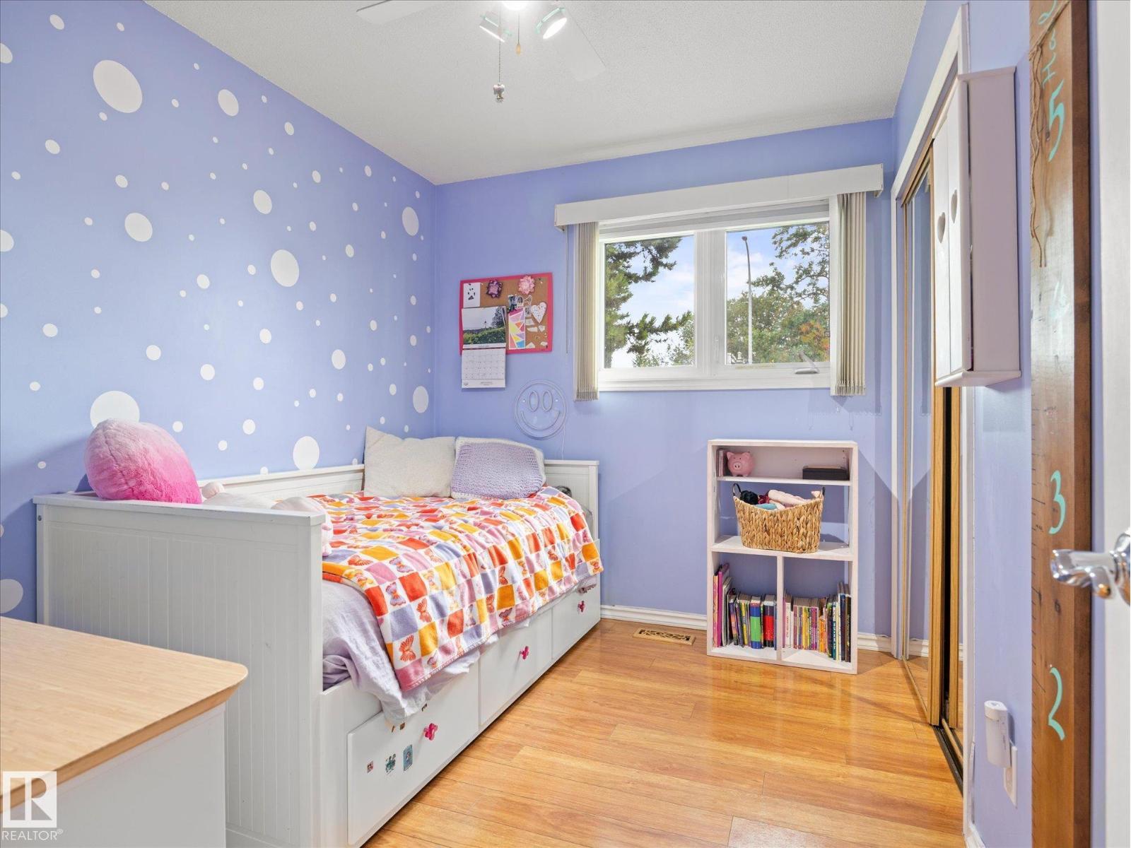 7 CAMELOT AV - Image 18