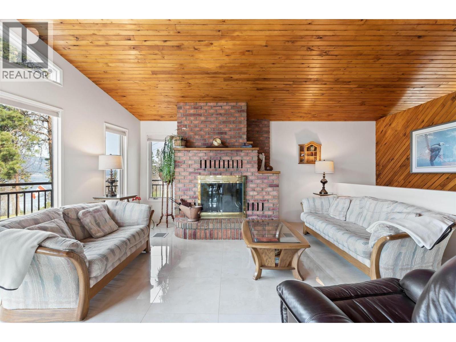 9983 Okanagan Centre Road W, Lake Country